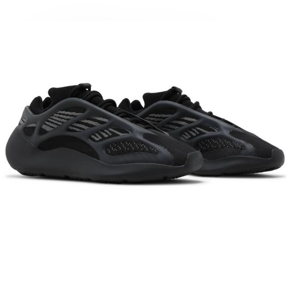 Adidas Yeezy 700 V3 'Dark Glow' Sz 10.5 on men’s.